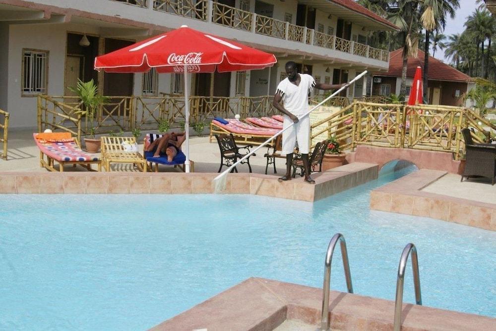 Bamboo Garden Hotel Serrekunda Exterior foto